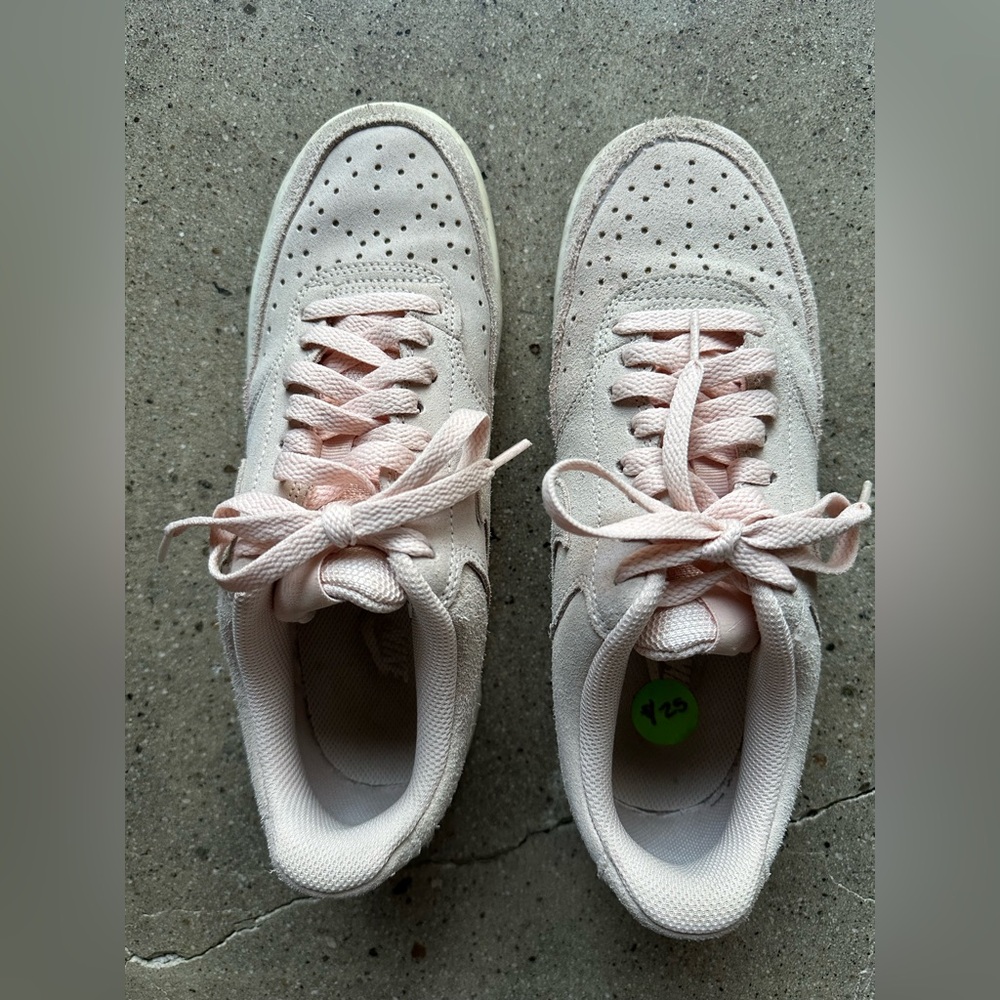 Nike Court Vision Low Fashion Sneaker